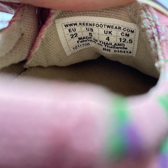 Keen Floral Girls Pink and Purple Hook and Loop Sneakers in Size 5 Flowers - Picture 6 of 8